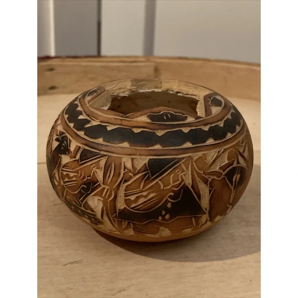 Lot Of 2 Hand-Carved Peruvian Gourd‎ Art Bowl Vase Keys jewelry smalls
